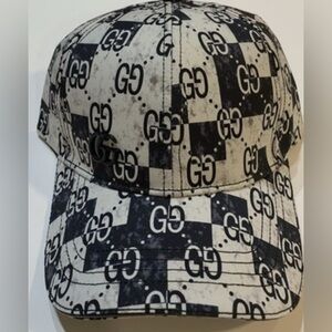 Gucci Black and White GG Pattern Cap. Black And White Gucci GG Hat